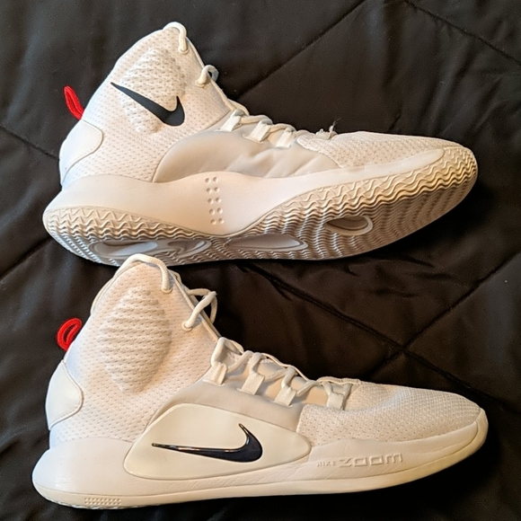 uconn basketball shoes